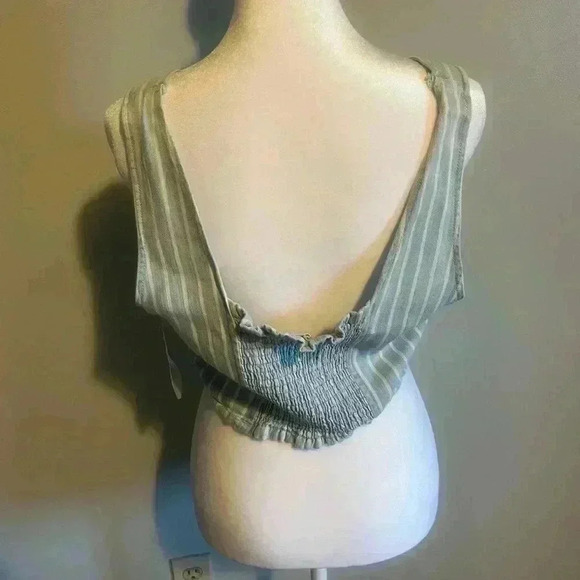 NWT-Crop top- altar’d state - Picture 2 of 4